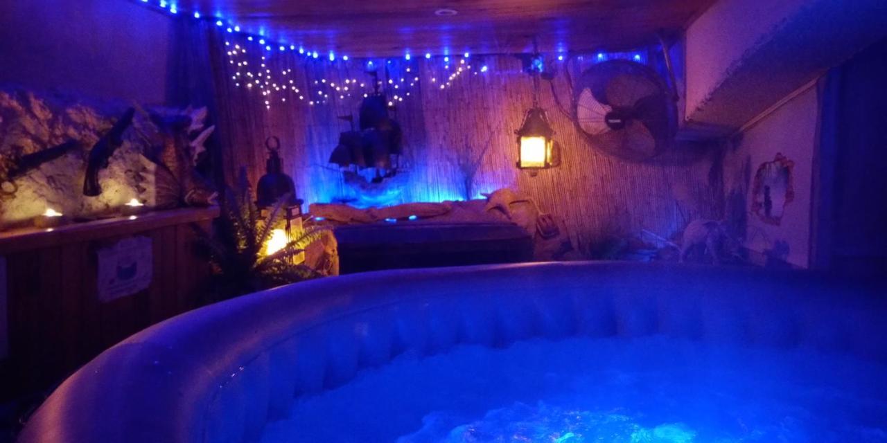 Nouveau ! Chambre D'Hote Insolite Privee " Coeurs De Pirates A Bali En Provence" Spa Sauna Massages Dans Cadre Exotique D'Amenagements Exterieurs D'Exception Ete Comme Hiver Bienvenue !!! Cavalaire-sur-Mer Exterior foto